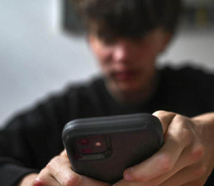 Британія думає заборонити використання соцмереж для дітей до 16 років