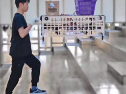 Інженери перетворили дрон на літаючий вантажний «візок»