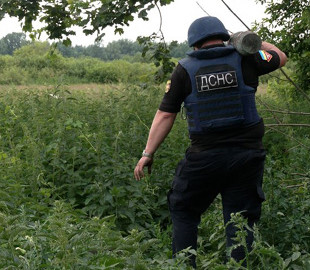 Чернігівський сапер "Кракен" носить 200-кілограмові тубуси від авіабомб та збирає тисячі переглядів в "Тік-Ток"