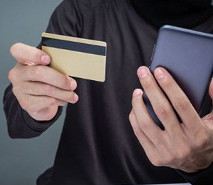 Ні скутера, ні грошей: жінка стала жертвою аферистів