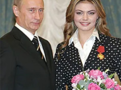 Из российских реестров удалили все упоминания о холдинге "любовницы Путина" Кабаевой: она попала под санкции