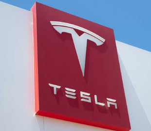 З Tesla звільнився директор зі штучного інтелекту та керівник Autopilot