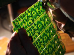 Графен може ефективно вилучати золото з електронних відходів