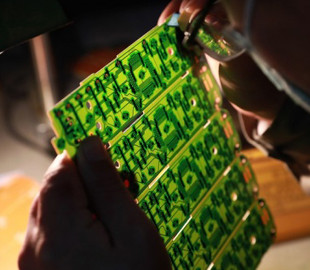 Графен може ефективно вилучати золото з електронних відходів