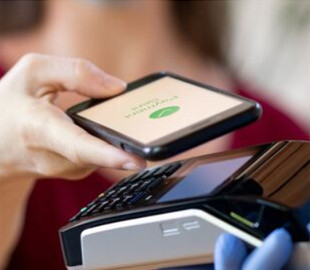 Деньги украинцев теперь блокируют не только банки: клиент "Новой почты" лишился доступа к средствам