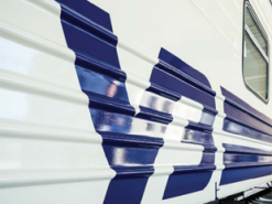 "Укрзализныця" анонсировала запуск чат-ботов для продажи билетов в Viber и Telegram