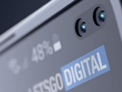 Samsung готовит смартфон, который складывается в двух направлениях