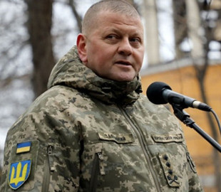 Кияни пропонують перейменувати Північний міст на честь генерала Залужного