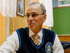 В Одессе избили и ограбили учителя физики, который прославился креативными онлайн-уроками