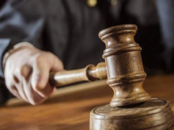 Подружжя з Хмельниччини відсудило у залізниці 120 тис. грн за збитого потягом сина