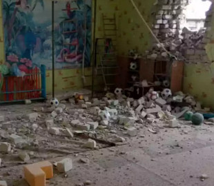 Російська пропаганда заплуталась у фейках про обстріл дитсадка