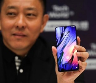 Вице-президент Lenovo показал смартфон-слайдер Lenovo Z5 Pro