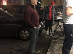 Билла Гейтса заметили в очереди за бургером: фото опубликовал экс-сотрудник Microsoft