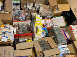 Кіберполіція викрила зловмисників у контрабанді та продажі в Інтернеті заборонених лікарських засобів