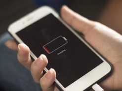 Что нельзя делать со смартфоном на зарядке: опубликованы советы экспертов