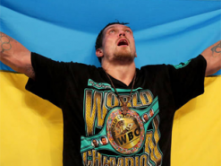 Усик звільнив відомого тренера по смс-повідомленню