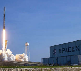 Компания Илона Маска SpaceX перенесла запуск новой группировки Starlink: названа причина