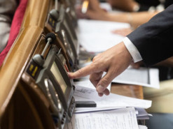 Рада продовжила заборону на трансляцію своїх засідань