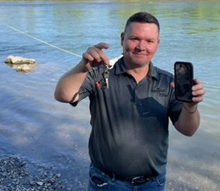 iPhone уцелел после экстремального испытания водой