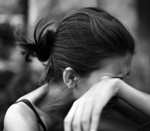 На молоду жінку невідомі оформили кредитів на більш як 100 тисяч грн