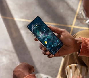 Google Pixel 8 і 8 Pro починають отримувати перше оновлення Android 14