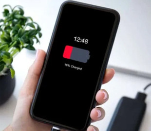 Поради Apple щодо безпечної зарядки телефону