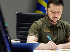 Президент відзначив державними нагородами 135 військових