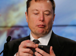 Илон Маск стал самым богатым человеком мира по версии Bloomberg
