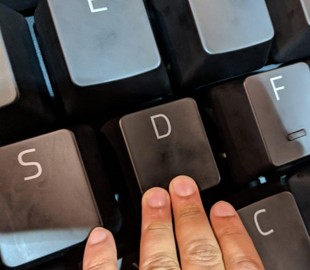Razer показала огромную механическую клавиатуру