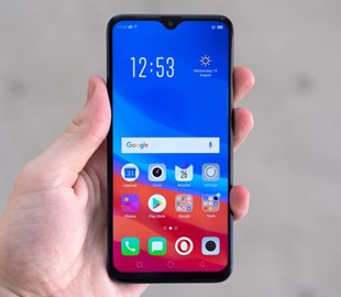 Oppo представила смартфон F9 с «монобровкой»