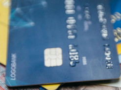 Жінка втратила 75 тисяч гривень, перейшовши за невідомим посиланням під час покупок в інтернеті