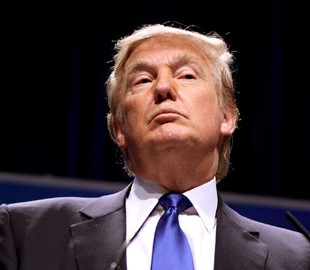 Трампа заблокировали уже 12 платформ и соцсетей