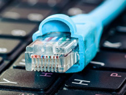 Минцифры предлагает провайдерам работу, но при этом его собственный сайт дает сбои