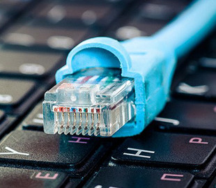 Минцифры предлагает провайдерам работу, но при этом его собственный сайт дает сбои