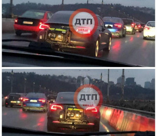 У Києві Tesla перевели на бензин через відключення електрики