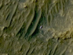 Марсоходы тоже спать ложатся. NASA показало отключенный Perseverance с орбиты Марса