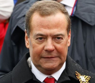 Медведєв видав черговий "шедевр" про "священну мету" війни та пекло