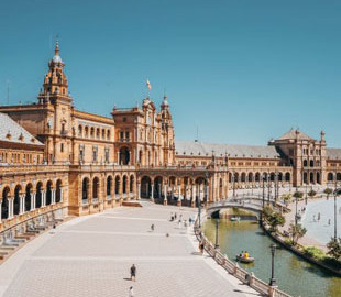 Идеально для удаленной работы. В Испании будут выдавать визу фрилансерам: кто ее сможет получить