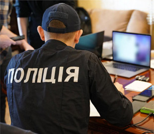 Понад 3 мільярди гривень збитків: кіберполіція та слідчі Нацполу викрили хакерів, які атакували провідні світові компанії