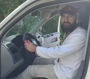 "Ми виграємо цю війну". Громадянин Туреччини став волонтером та допомагає ЗСУ