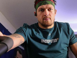 Чисора опубликовал забавное видео, на котором от него убегает Усик