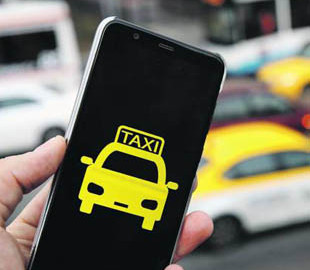 В українців виманюють тисячі гривень: жертва аферистів поділилася новою схемою обману з додатком для таксі