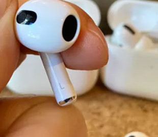 Китайські копії AirPods просвітили рентгеном та порівняли з оригіналом