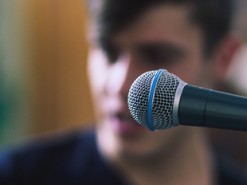 Нейросеть научили имитировать любой голос