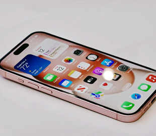 Власники iPhone 15 скаржаться на хрип у динаміках за максимальної гучності