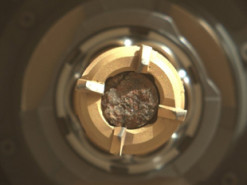 Марсоход Perseverance собрал уже 8 образец горной породы на Красной планете: что дальше