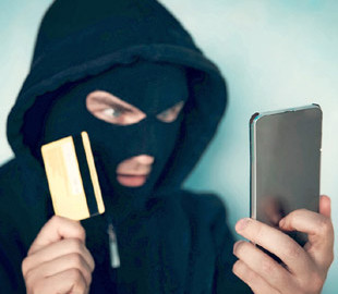 Мошенники выманили у мужчины крупную сумму и оформили на него кредит