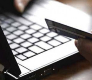 Чоловік ошукав в Інтернеті 20 людей