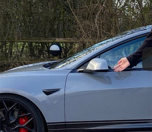 Tesla Model 3 заставили звучать как Lamborghini