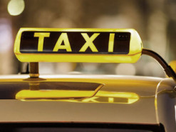 Таксисты хранят базы телефонов и адресов пассажиров: законно ли это